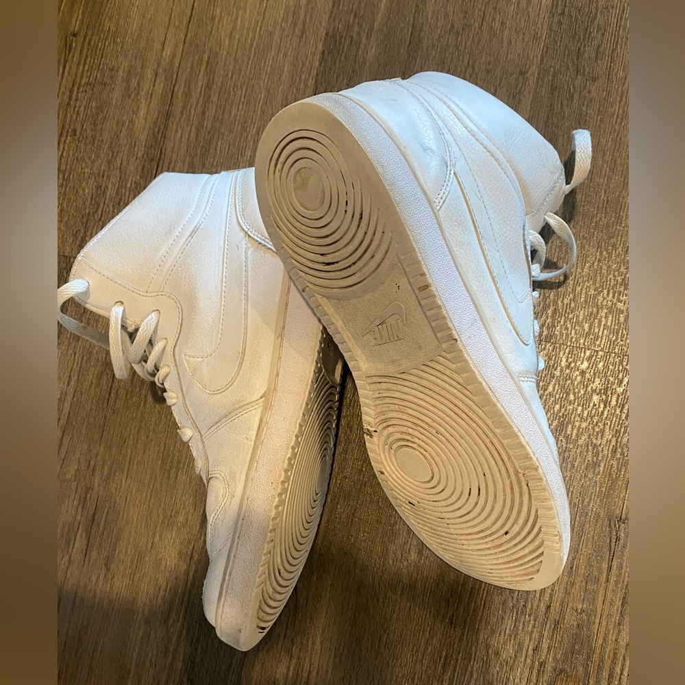 Nike Size 10 - Picture 2 of 4